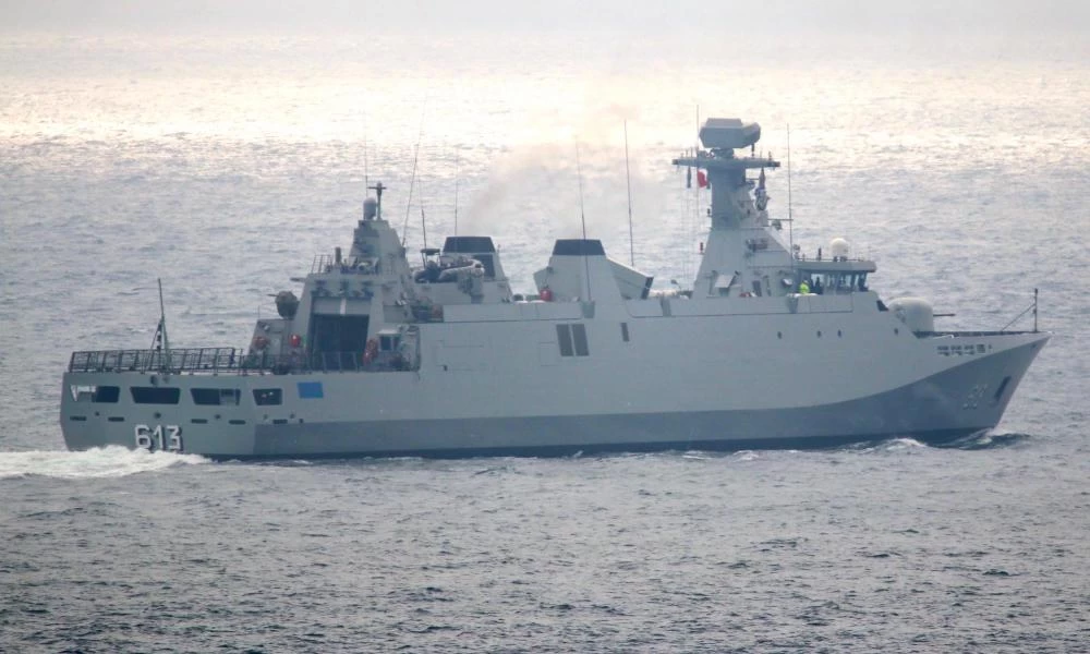 "Φαβορί" η Ολλανδική φρεγάτα - Ανιχνεύει βαλλιστικό στόχο στο διάστημα για αναχαίτιση